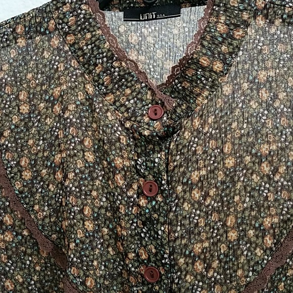 Brown Flower Blouse - Picture 5 of 6